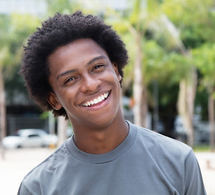 Homem sorridente