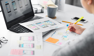 Diseñador de interfaz en la oficina
