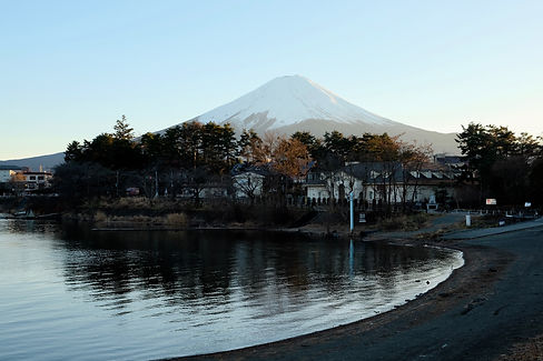 富士山湖畔の街並み