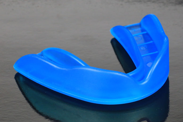 Mouthguard device to prevent and reduce injury
