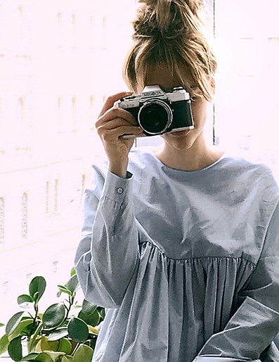 Frau fotografiert