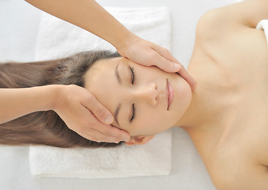 massage du visage anti-age