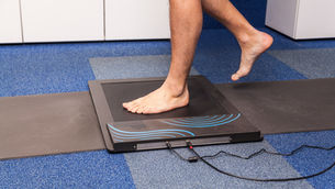 In this post, learn how to tell if you have flat feet, high arches, or a neutral arch—and what each means for your foot health.