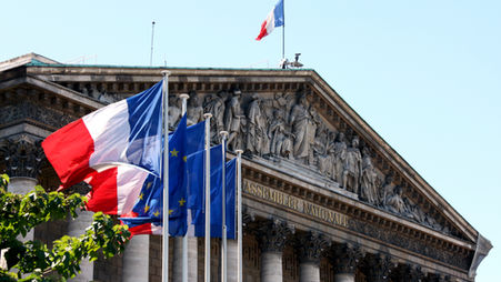 RETOURNEMENT DE SITUATION POUR LA TAXE HOLDINGS PATRIMONIALES: Recentrage de la taxe holding sur les biens somptuairesAdoption de l’amendement JUVIN du 31 octobre 2025 sur l’article 3 du PLF 2026 