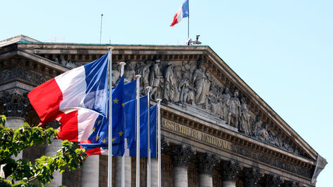 Fransa’da Öğrenciyken Oturum Nasıl Uzatılır? (Vize Bitmeden Önce Yapılması Gerekenler)