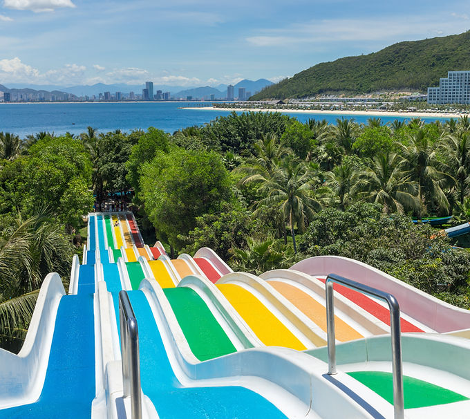 Renkli Su Kaydırakları