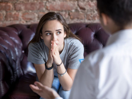 Une jeune femme en thérapie