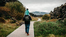 עוגן בים סוער – קשר הורה-ילד כגורם תמיכה הדדי בתקופה של משבר וחוסר וודאות
