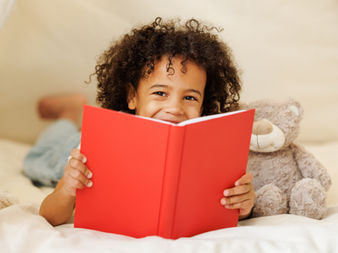 kids reading book 