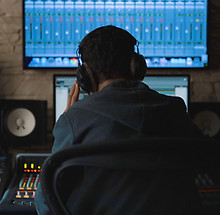 DJ