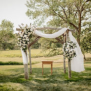 Hochzeitsaltar im Freien