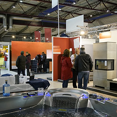 Exposición comercial bajo techo