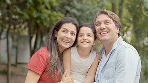 Mutlu Aile Pozu