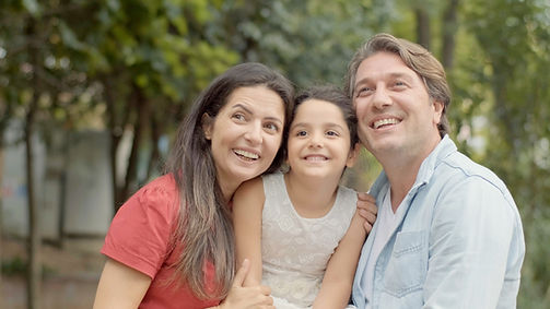 Mutlu Aile Pozu