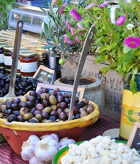 Stand de produits artisanaux olives