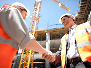 Como a parceria entre engenheiro elétrico e arquiteto melhora o resultado da obra