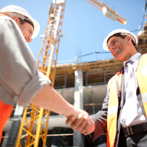 Como a parceria entre engenheiro elétrico e arquiteto melhora o resultado da obra