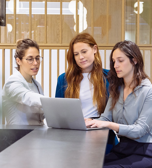 GloBug team collaborating with clients to create tailored eLearning solutions