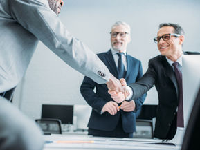 CEO characteristics and business performance, how CEO traits affect firm performance, leadership characteristics of successful CEOs, CEO decision making and company outcomes, executive leadership and business strategy, CEO experience and firm growth, top management leadership and performance, CEO psychology and corporate performance