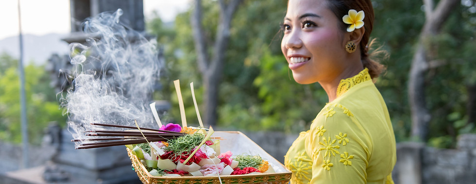 Atoreia hotel template - women worship at temple visit