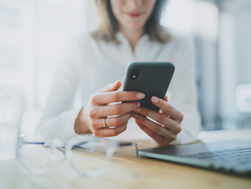 Q.会社に対するSNSの誹謗中傷を削除できるのでしょうか。