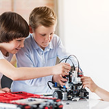 Kids Building Robots