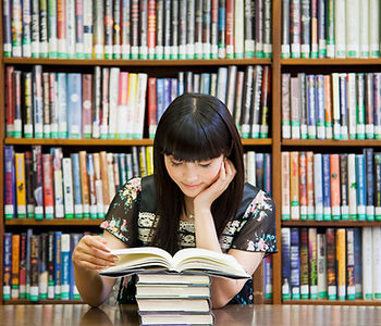 図書館での読書