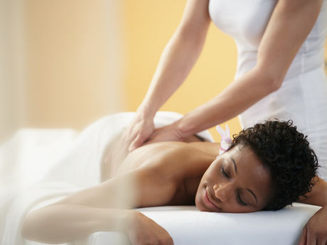 3 Differences between a Medical Massage and a Spa Massage