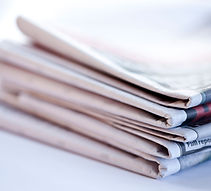 Stapel von Zeitungen