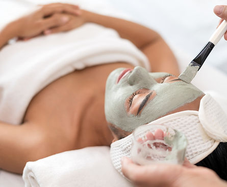 Schnelle Gesichtsbehandlung mit Reinigungsmaske – professionelle Hautpflege, Peeling und Wirkstoffbehandlung bei JB-Kosmetik in Muri AG