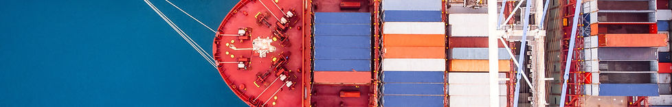 Navio de carga no porto