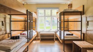 空室を外国人向けに改修　家具家電付きで賃料アップ