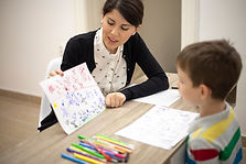 Psicólogo infantil em atendimento.