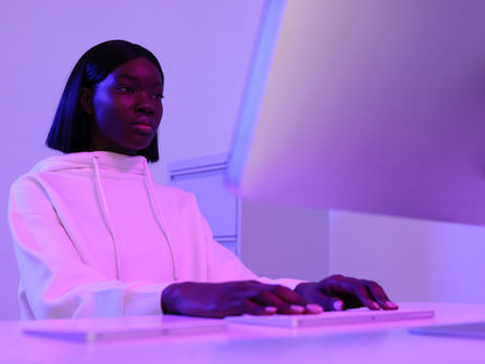 การรู้เรียนออนไลน์ อย่างไรให้สายตาไม่เสีย