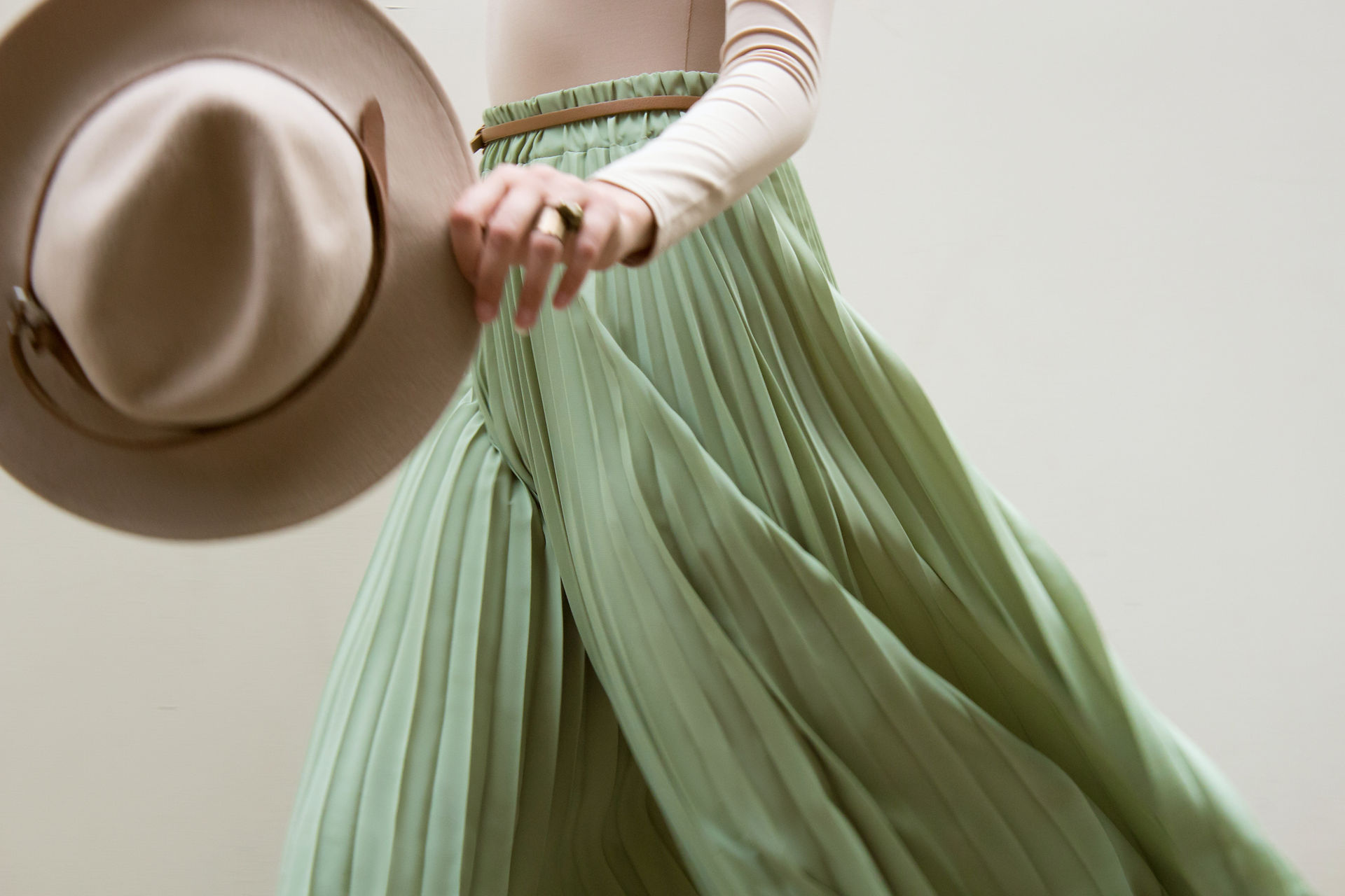beige hat