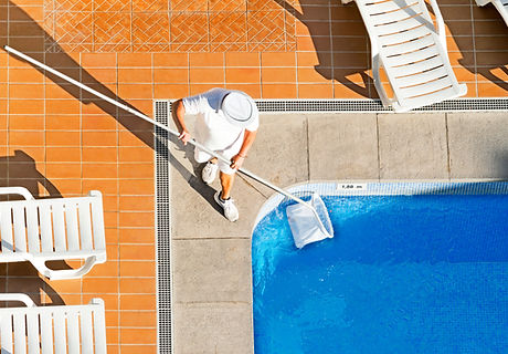 Expert pool cleaning service