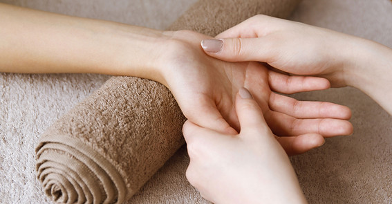 ハンドマッサージ