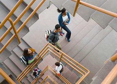Studenten auf Treppen