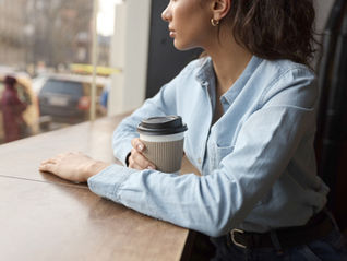 "Warum dein täglicher Coffee-to-go dich in die Pleite führt und nicht zum Millionär macht!"