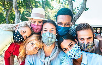 Personas con Máscaras