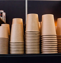 Gobelets et accessoires pour la salle de pause en entreprise