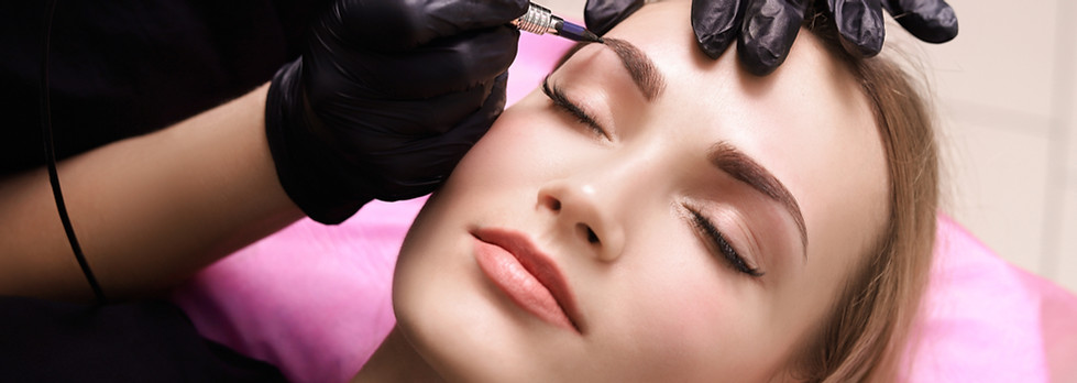 Permanentes Augenbrauen-Makeup