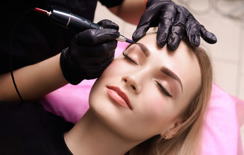 Maquillage permanent des sourcils