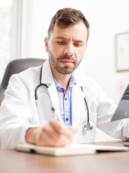 Doctor issuing sick leave medical certificate through pingmedoc