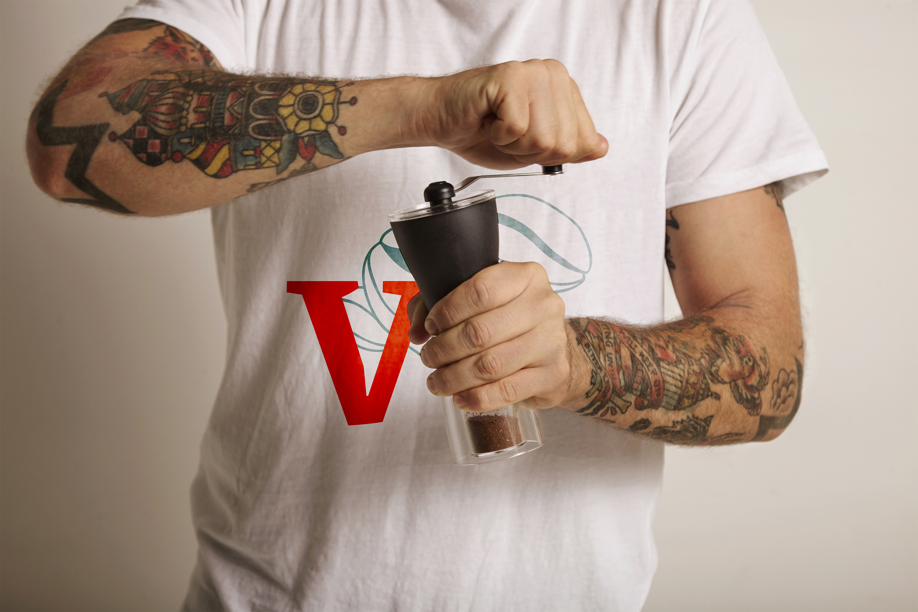 Portable near-infrared vein finder providing clear vein images on a compact touch screen device.