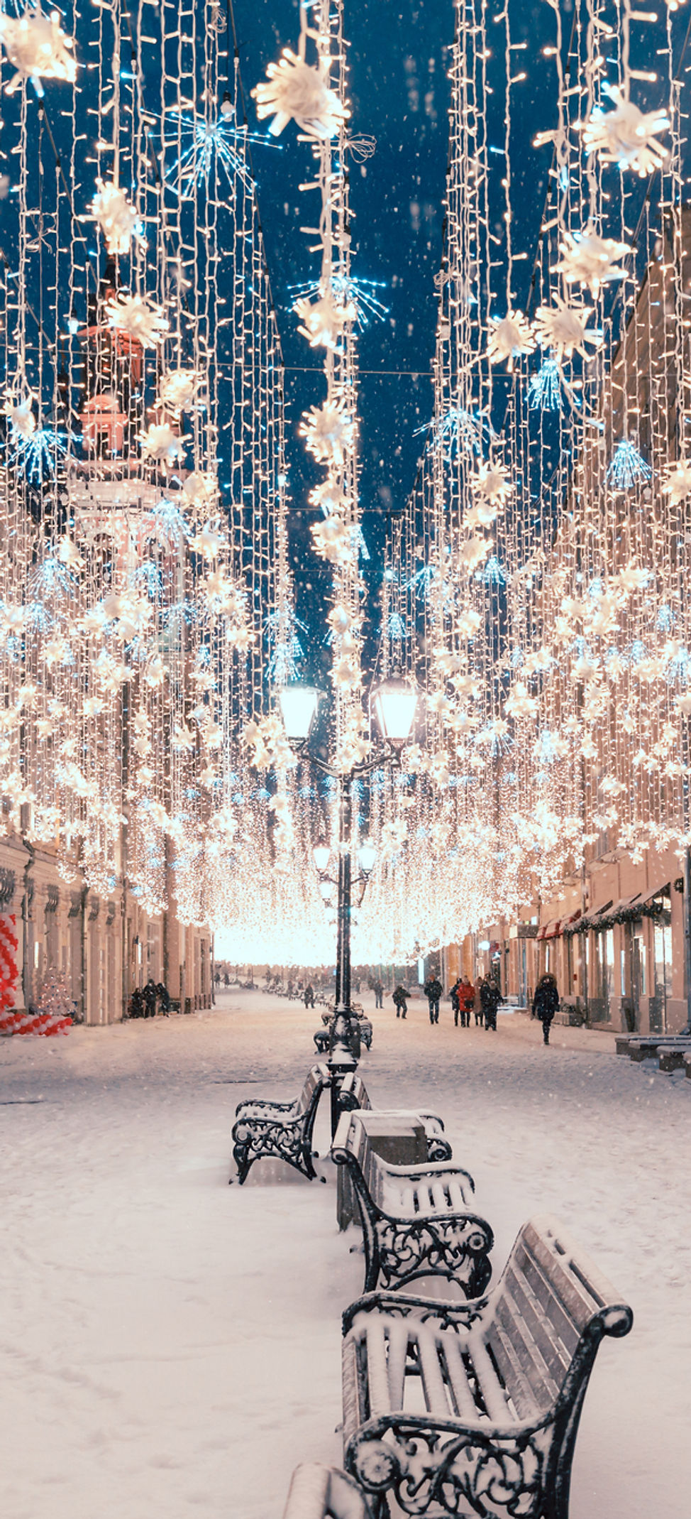 Artificial snowflakes