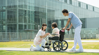 ホームでの介護風景