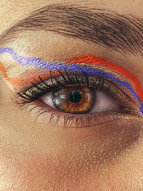 Maquiagem colorida para os olhos