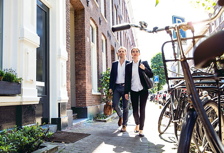 Collega's op straat