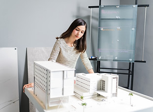 ADELANTE Prime Real Estate Modelo de construcción